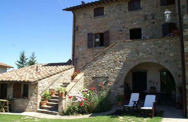 Maison de vacances א Montone avec piscine