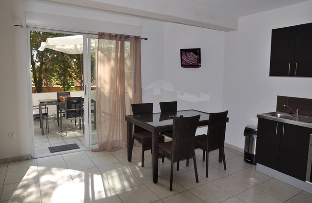 Maison de vacances spacieuse avec piscine