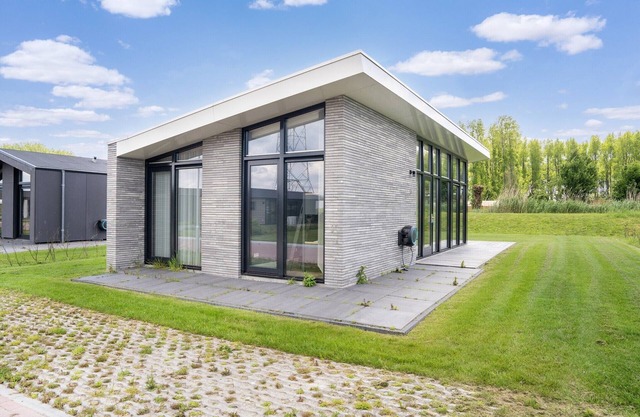 Holiday Home in Oud Ade near Kaag Lakes