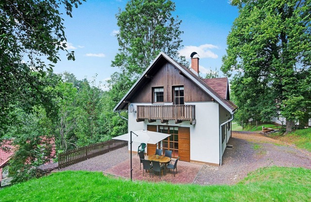Agréable maison de vacances à Rudník avec terrasse
