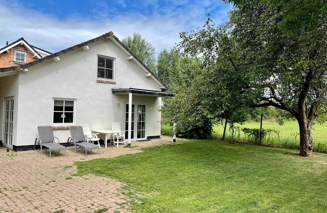Maison de vacances א Spijk avec jardin