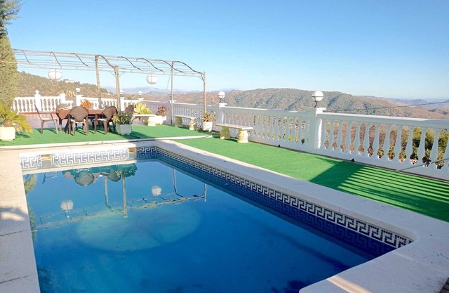 Maison La huerta de Bonela, avec vue montagne, piscine et Wi-Fi
