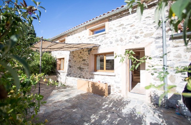 Holiday Home 'Le Henson, Gîtes Du Pont De Calmel' with Mountain View and Shared Pool
