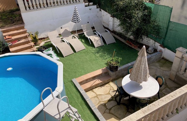 Maison de vacances "Lola's Beach House" avec vue sur la mer, piscine privée et Wi-Fi