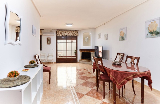 Maison de vacances 'López' avec terrasse privée, Wi-Fi et climatisation