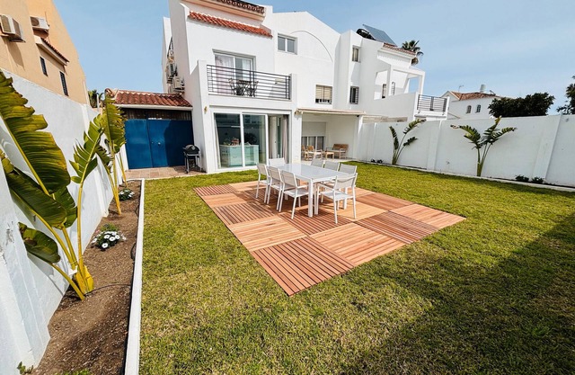Maison de vacances 'Maison familiale luxueuse et moderne' avec terrasse privée et climatisation