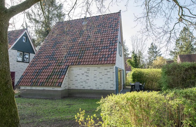 Maison rénovée, 3 salles de bains, Breda à 10km