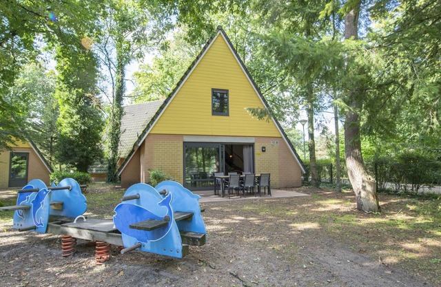 Maison adaptée aux enfants avec 2 sdb dans un parc de vacances à Vrachelse Heide