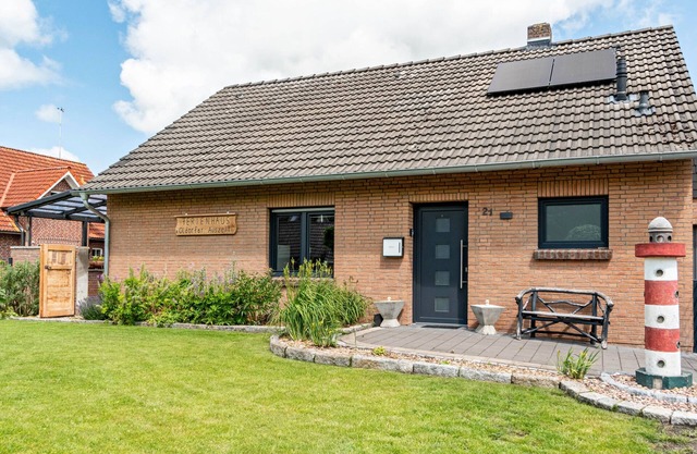 Holiday Home 'Oldorfer Auszeit' with Private Terrace, Private Garden and Wi-Fi
