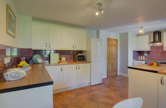 Holiday Home Pebble by Interhome