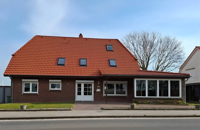 Holiday Home 'Timeout' with Private Terrace, Garden on the Canal, and Wi-Fi