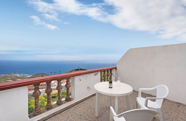 Maison de vacances Timarasan avec vue sur la mer, terrasse et Wi-Fi.