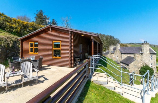 Holiday Home Uwch y Castell