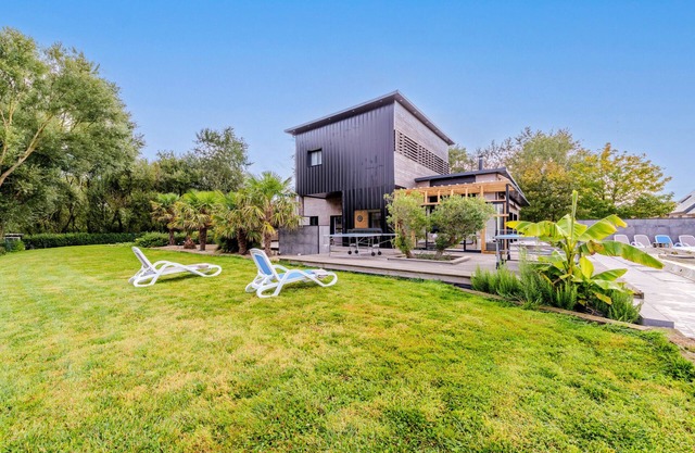 Maison de vacances 'Villa Chantalain Jacuzzi 3min Plage' avec terrasse privée, jardin privé et Wi-Fi