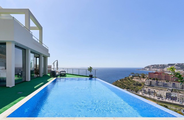 Maison de vacances 'Villa Joya Del Mediterraneo' avec vue sur mer, Wi-Fi et climatisation.