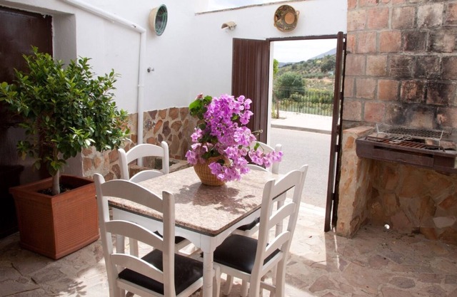 Maison "Vivienda Fuente Zagrilla II", avec terrasse, grill et climatisation. Animaux admis.