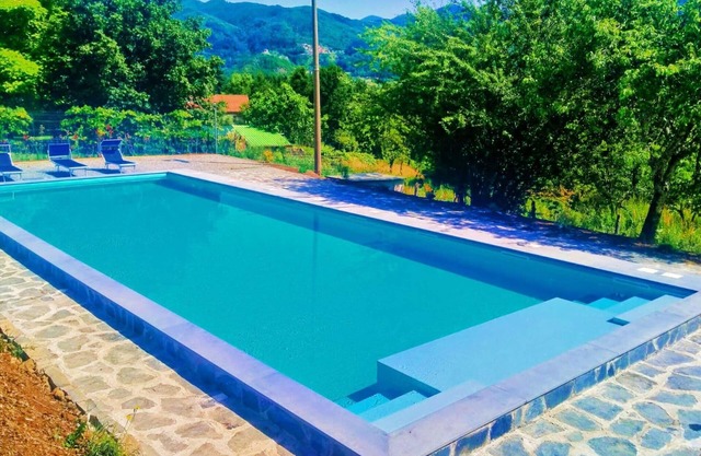 Maison de vacances avec piscine א Camporgiano