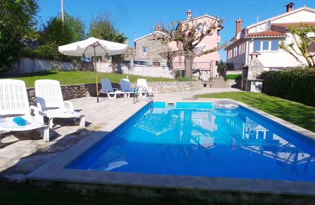Maison de vacances avec piscine et climatisation
