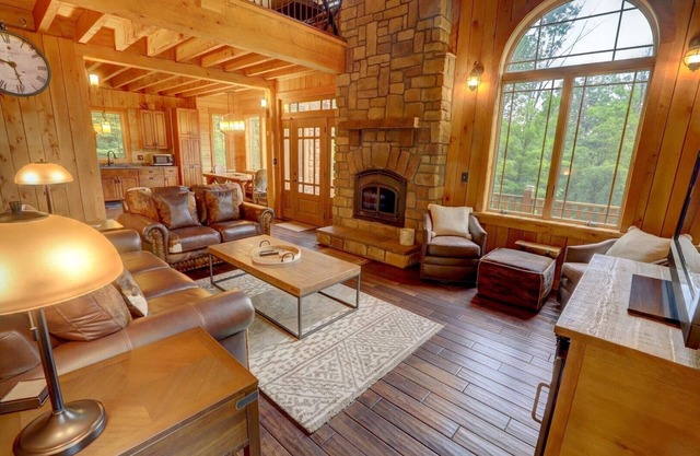 Holiday House 4 Bedroom Chalet by Redawning