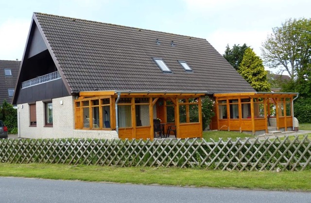 Maison de vacances avec grand jardin, terrasse, près de la plage, animaux acceptés