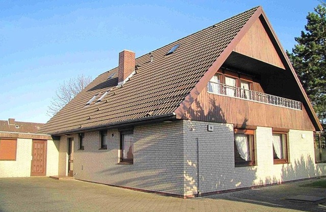 Maison de vacances avec grand jardin, terrasse couverte, près de la plage,