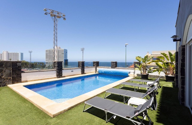 Holiday house Puerto de la Cruz for 1 - 12 persons with 6 bedrooms - Holiday house