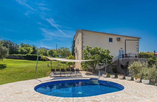 Maison de vacances JELE avec piscine