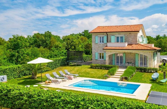 Maison de vacances JOSEPHINE avec piscine chauffée