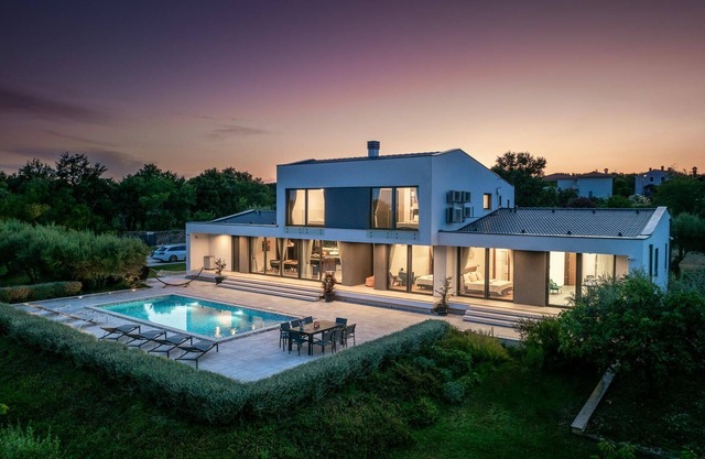 Holiday house Rakalj for 1 - 8 persons with 4 bedrooms - Holiday home