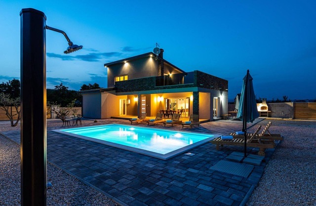 Holiday house Stankovci for 1 - 8 persons with 4 bedrooms - Holiday house