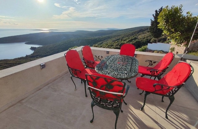 Maison de vacances avec parking Ustrine, Cres (K-22967)