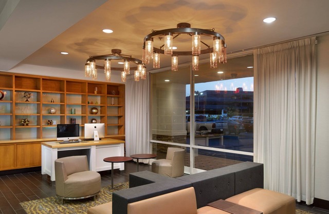 Holiday Inn Clark - Newark Area by IHG