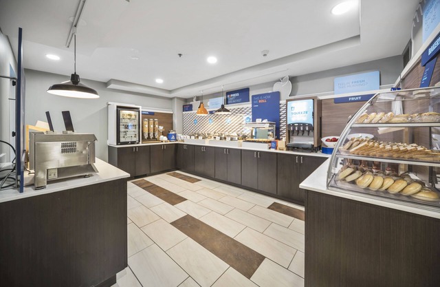 Holiday Inn Express Chicago NW - Vernon Hills by IHG