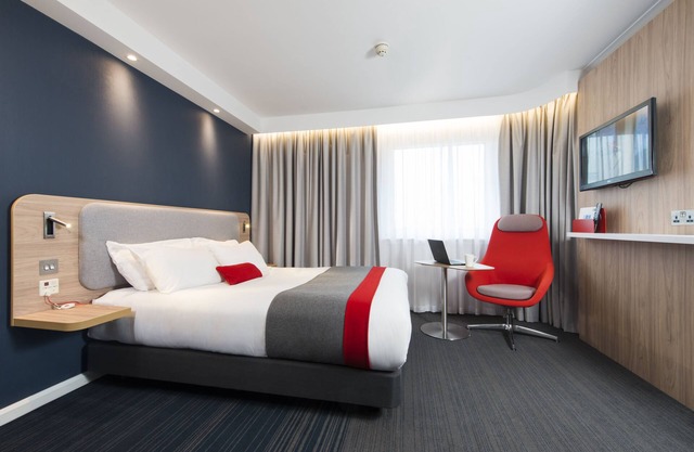 Holiday Inn Express Glasgow Airport by IHG