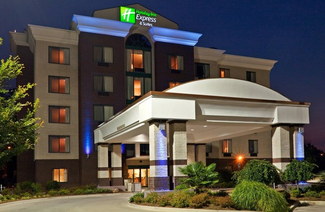 Holiday Inn Express Hotel & Suites Birmingham - Inverness by IHG