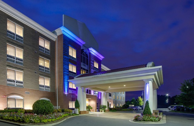 Holiday Inn Express Hotel & Suites Raleigh SW NC State by IHG