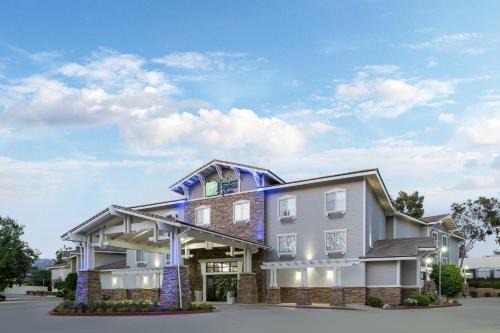Holiday Inn Express Hotel & Suites San Dimas by IHG