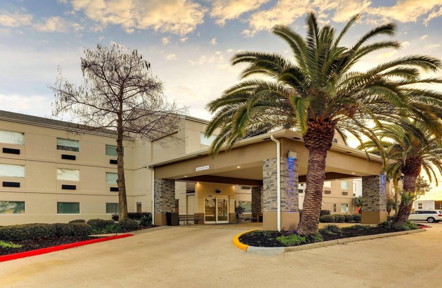 Holiday Inn Express Kenner - New Orleans Airport by IHG