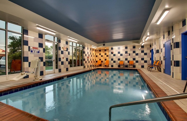 Holiday Inn Express Lexington North-Georgetown by IHG
