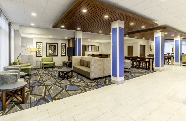 Holiday Inn Express Milwaukee West Allis by IHG
