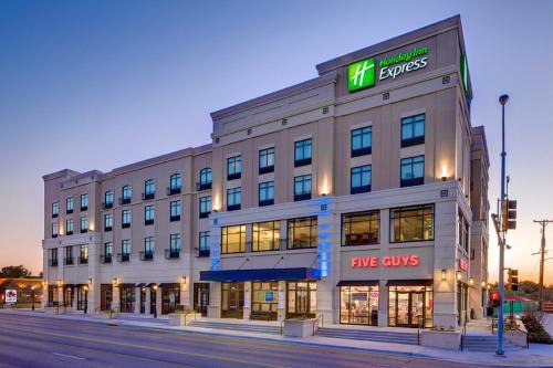 Holiday Inn Express & Suites - Kansas City KU Medical Center by IHG