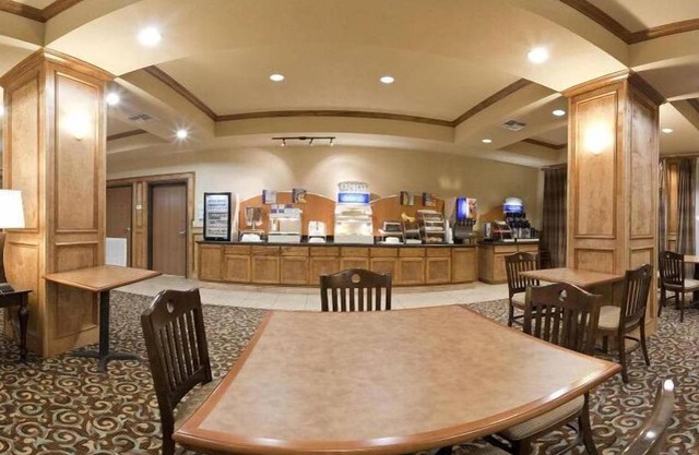 Holiday Inn Express & Suites Kingsville by IHG