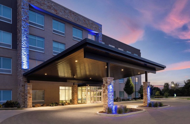 Holiday Inn Express And Suites Madison West - Middleton by IHG