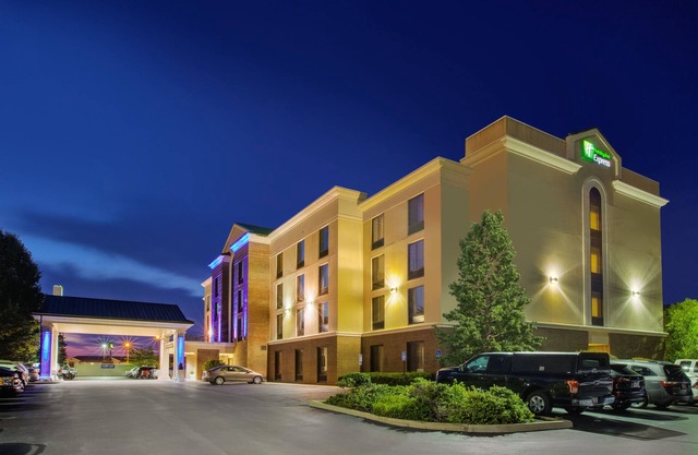 Holiday Inn Express And Suites Fort Wayne by IHG