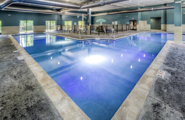 Holiday Inn Express & Suites Cleveland West - Westlake by IHG