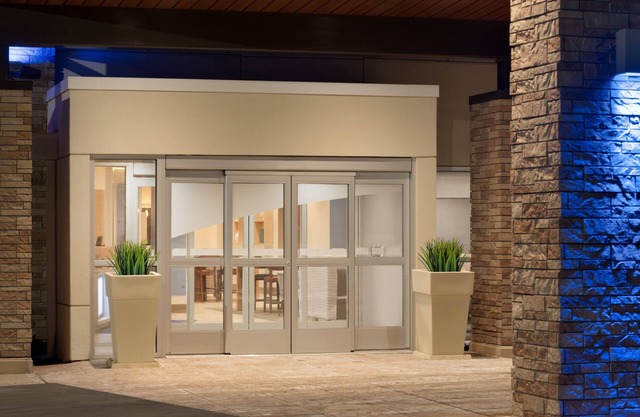 Holiday Inn Express And Suites-Cincinnati South - Wilder by IHG