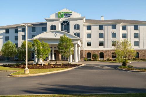 Holiday Inn Express & Suites Aiken by IHG