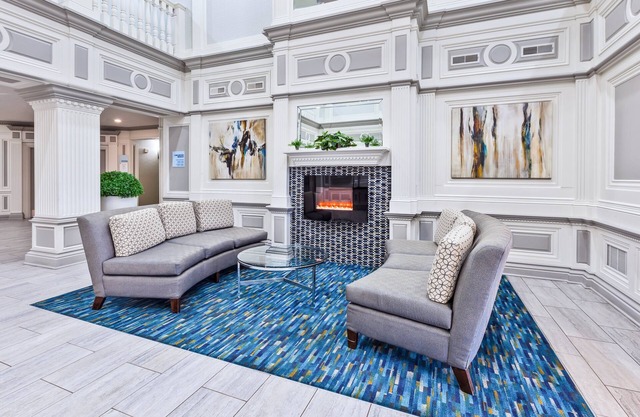 Holiday Inn Express & Suites - North Carmel / Westfield by IHG