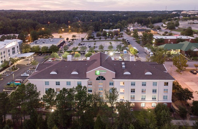 Holiday Inn Express & Suites Columbia-I-26 @ Harbison Blvd by IHG