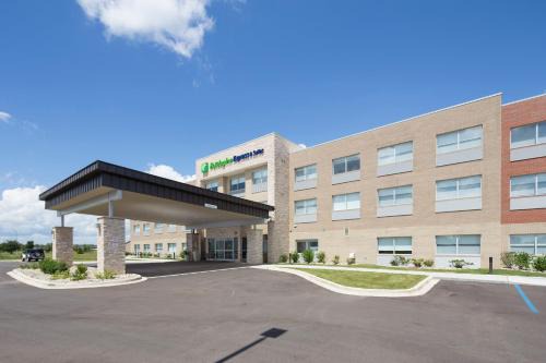 Holiday Inn Express & Suites - Gaylord by IHG